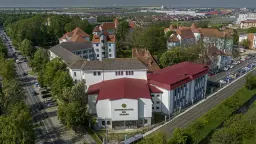 Săptămâna Bobocilor la Universitatea din Oradea: activități academice și sociale pentru noii studenți